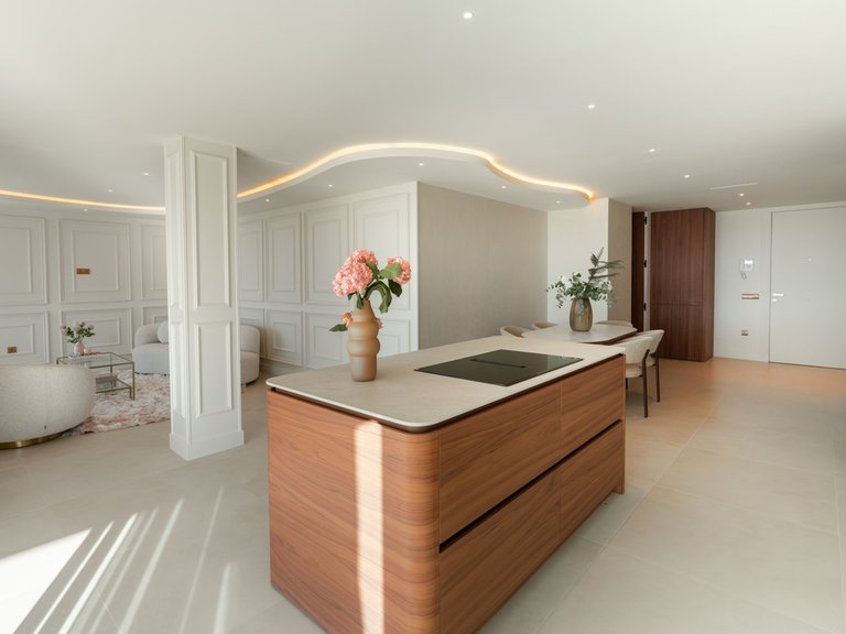 Apartment for Sale in Marbella, Malaga 2