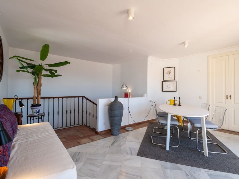 Radhus i La Heredia 25