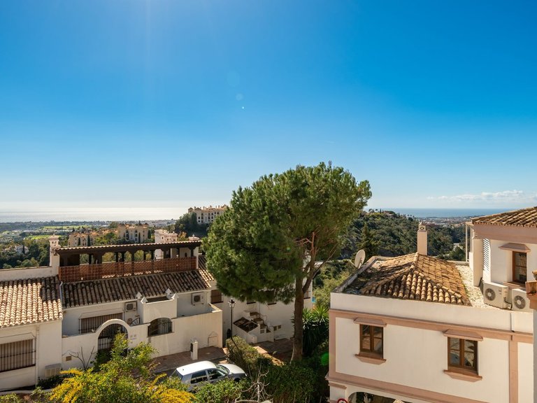 Radhus i La Heredia 24