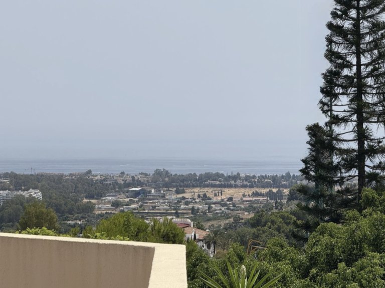 Elegant Radhus med 4 Sovrum och Panoramautsikt över Golfbanan och Havet i La Quinta Hills, Benahavís 14