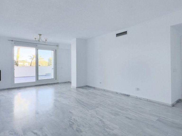 Attractive Investment Opportunity in Nueva Andalucía 5