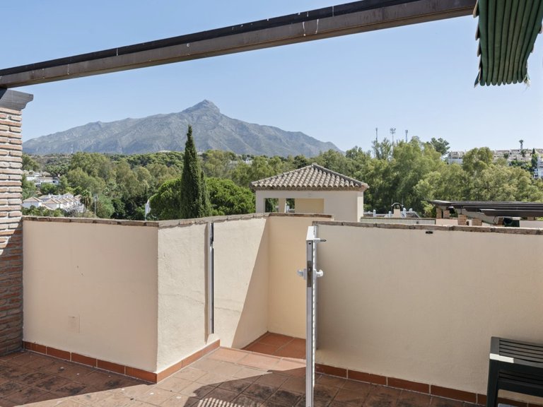 Takvåning i Nueva Andalucia 6