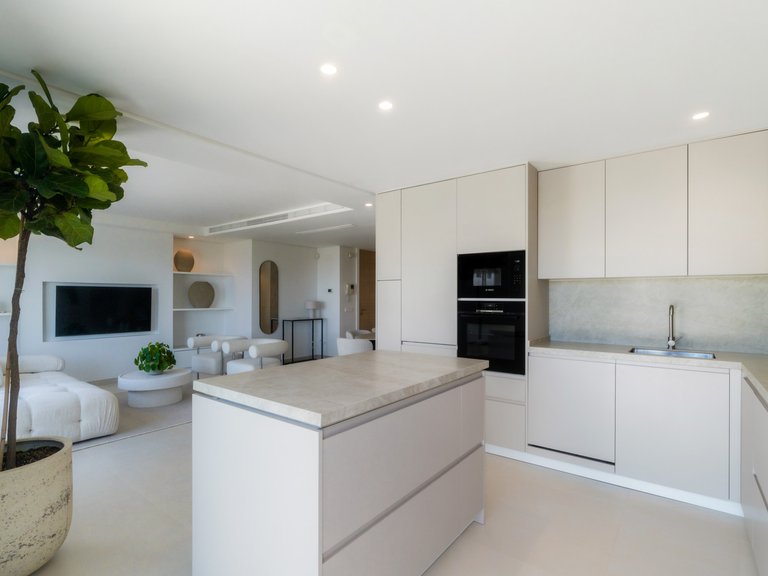 Elegante ático de dos plantas con piscina privada y vistas panorámicas – La Quinta, Benahavís 24