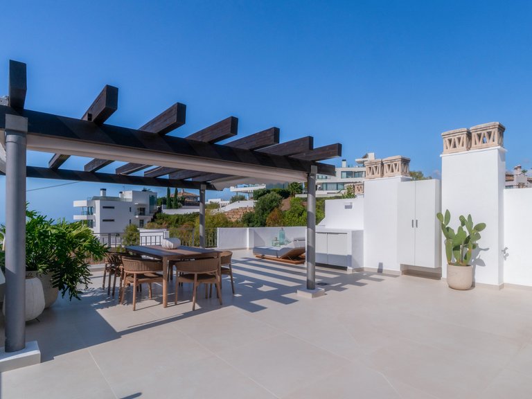 Elegante ático de dos plantas con piscina privada y vistas panorámicas – La Quinta, Benahavís 28