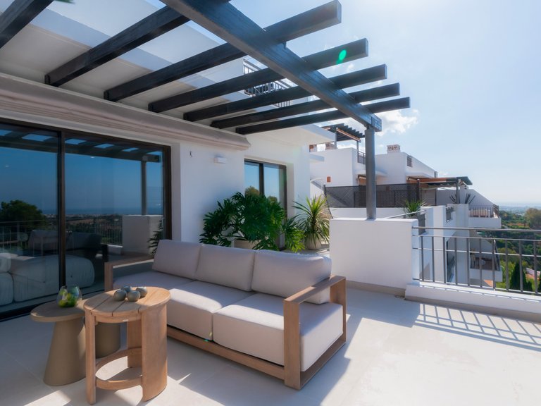 Elegante ático de dos plantas con piscina privada y vistas panorámicas – La Quinta, Benahavís 26