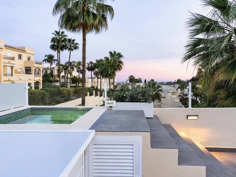 Estilo y Vistas Panorámicas en Esta Vivienda Renovada en la Exclusiva Zona de La Quinta 7