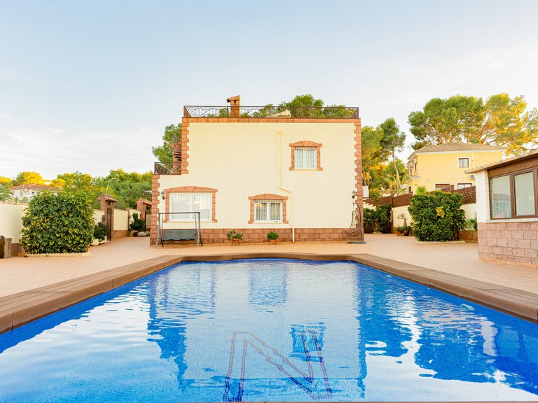 Villa for sale in Torrevieja, Alicante 1