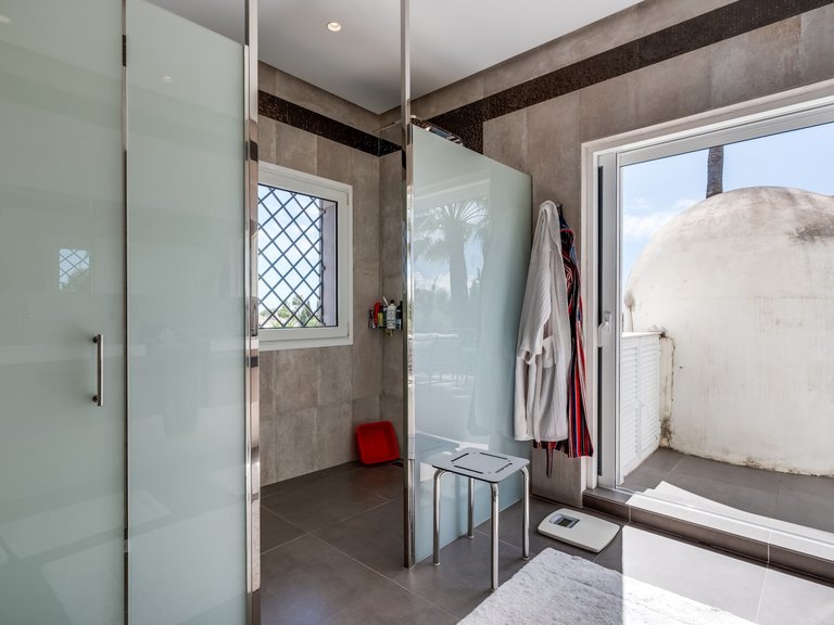 Villa for Sale in Marbella, Malaga 18