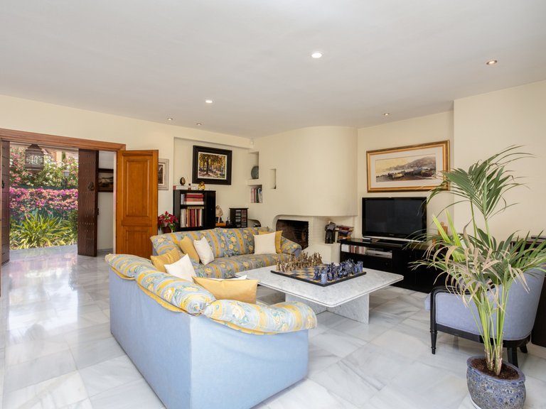 Villa for Sale in Marbella, Malaga 32