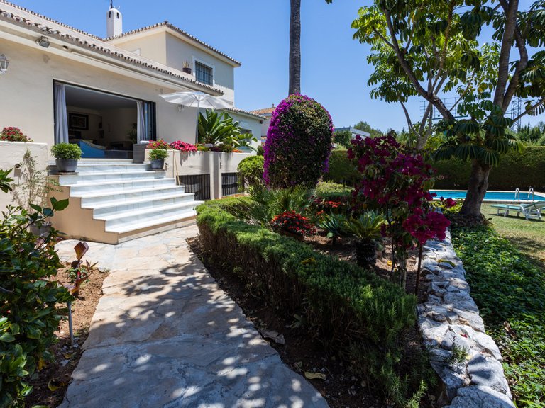 Villa for Sale in Marbella, Malaga 22