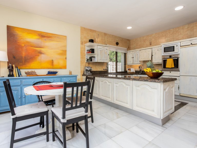 Villa for Sale in Marbella, Malaga 28