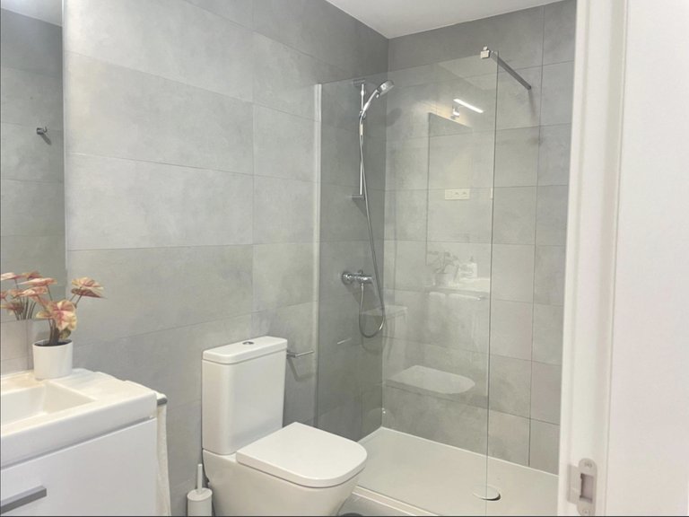 Apartment for Sale in Malaga, Malaga 20