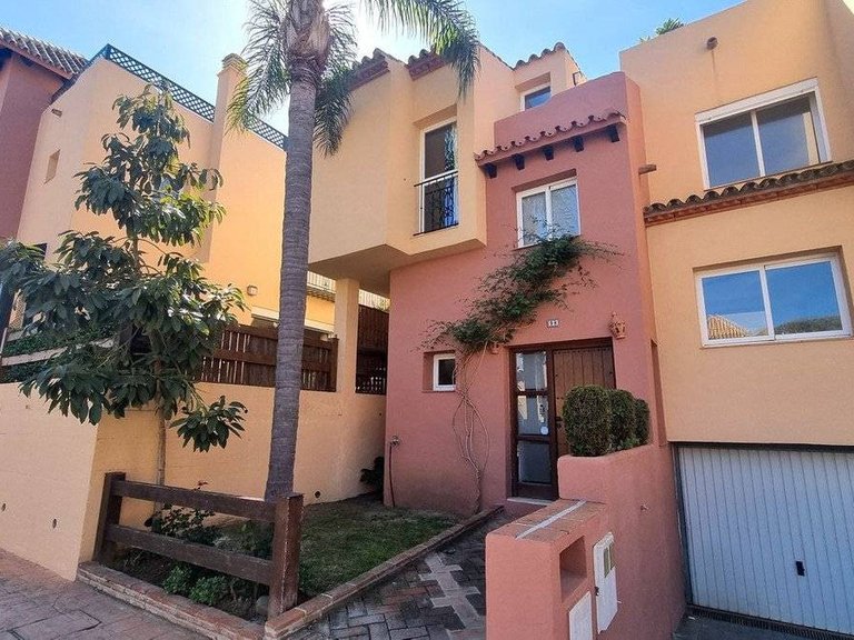 Town House for Sale in Marbella, Malaga 18