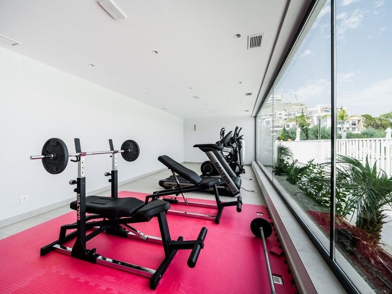 Ground Floor Apartment in Benahavís 10