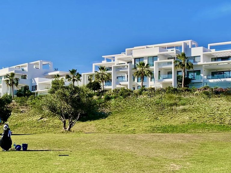 Middle Floor Apartment in Benahavís 14