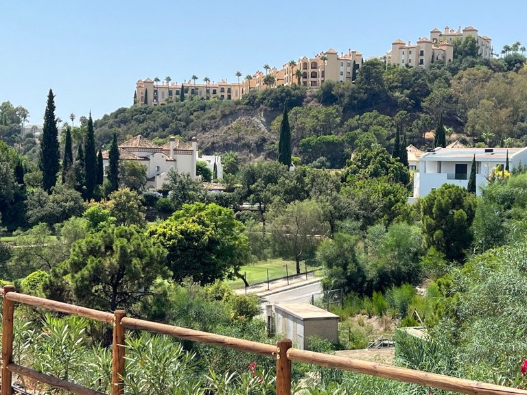 Ground Floor Apartment in Benahavís 16
