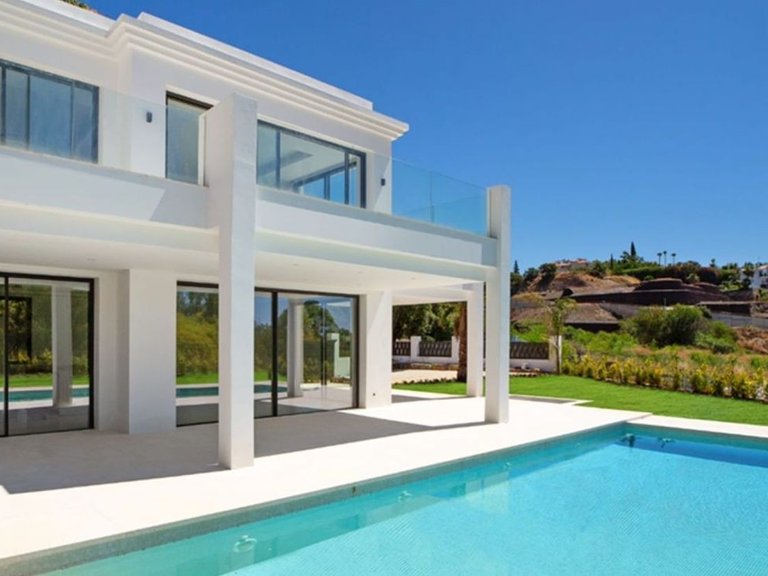 Detached Villa in Monte Halcones 1