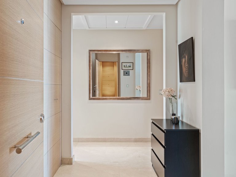 Middle Floor Apartment in Benahavís 8