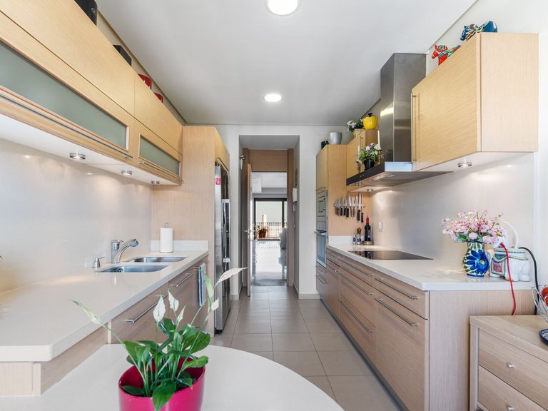 Middle Floor Apartment in Benahavís 9