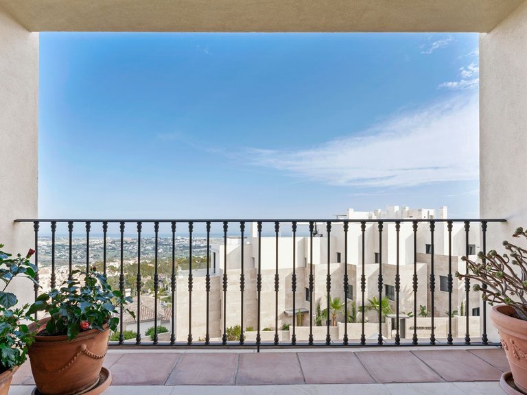 Middle Floor Apartment in Benahavís 20