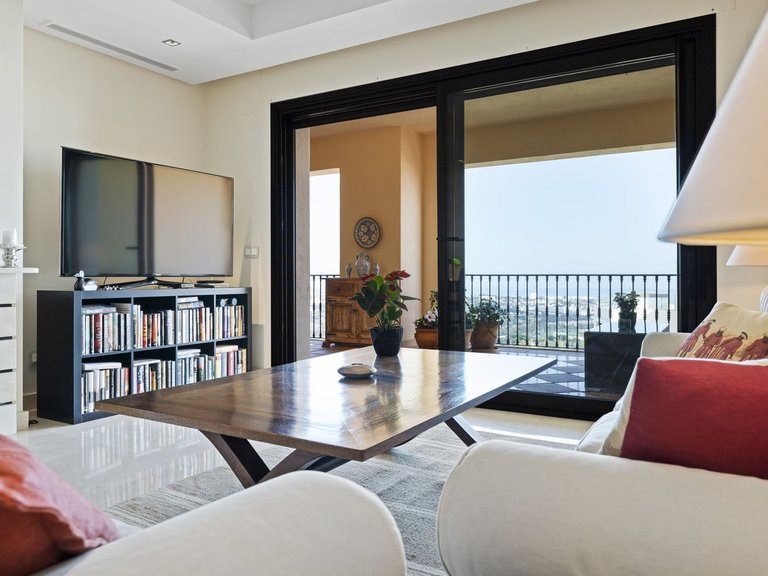 Middle Floor Apartment in Benahavís 5