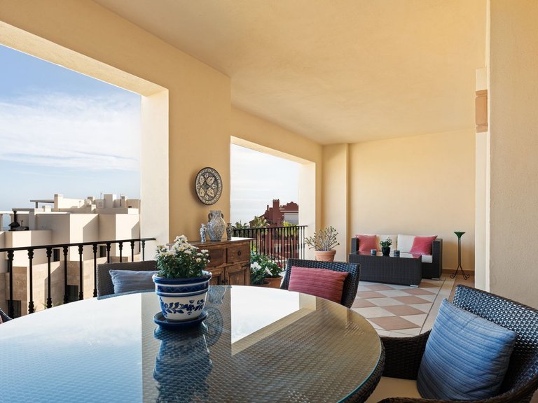 Middle Floor Apartment in Benahavís 3