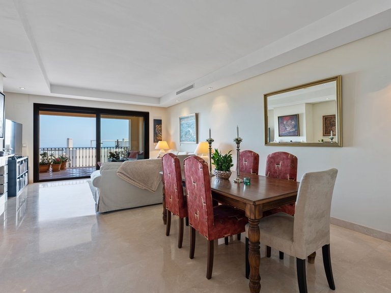 Middle Floor Apartment in Benahavís 6