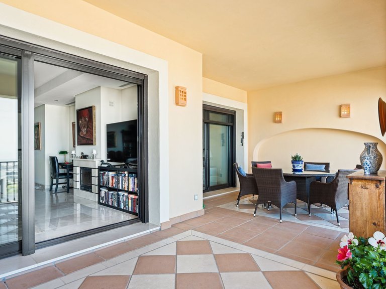 Middle Floor Apartment in Benahavís 23