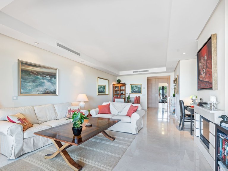 Middle Floor Apartment in Benahavís 4