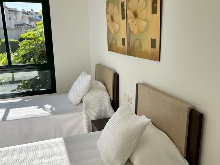 Middle Floor Apartment in Benahavís 9