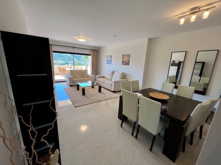 Middle Floor Apartment in Benahavís 14