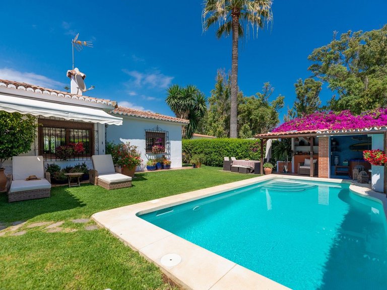 Villa intill stranden i San Pedro 1