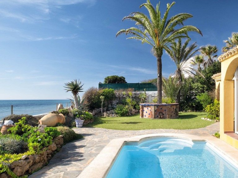 Detached Villa in Marbesa 4