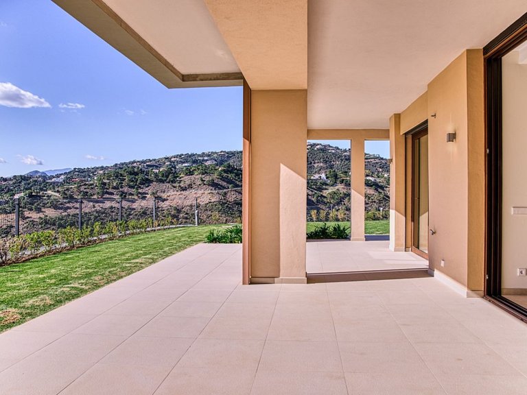 Ground Floor Apartment in Benahavís 15