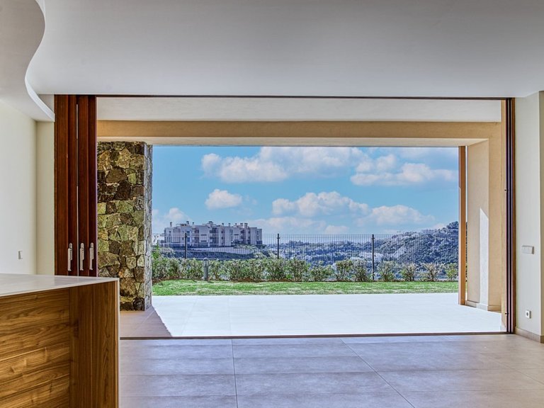 Ground Floor Apartment in Benahavís 1