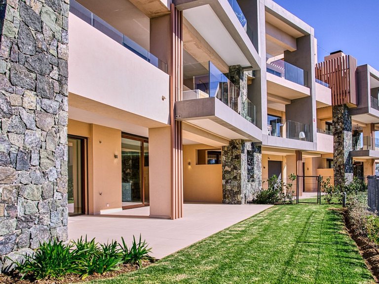 Ground Floor Apartment in Benahavís 5