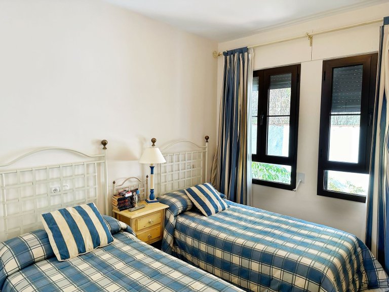 Middle Floor Apartment in Los Arqueros 10