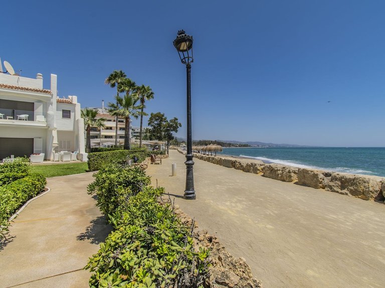 Town House for Sale in Marbella, Malaga, Marbella Golden Mile 11