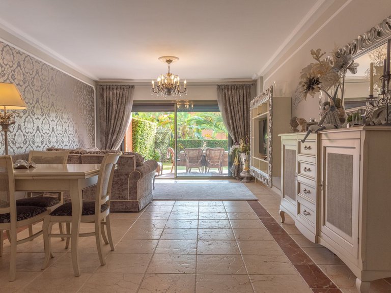 Bottenvåningslägenhet i Benahavís 14