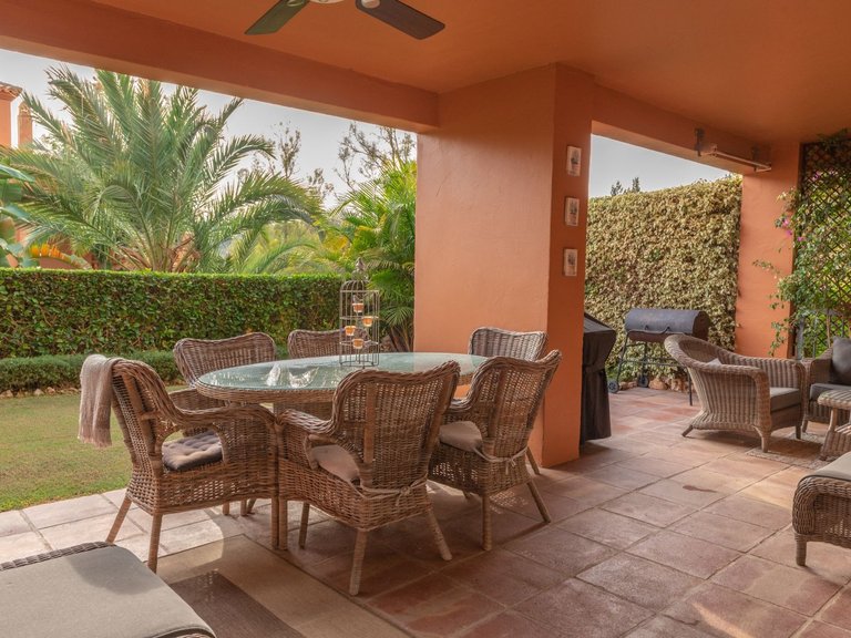 Bottenvåningslägenhet i Benahavís 1