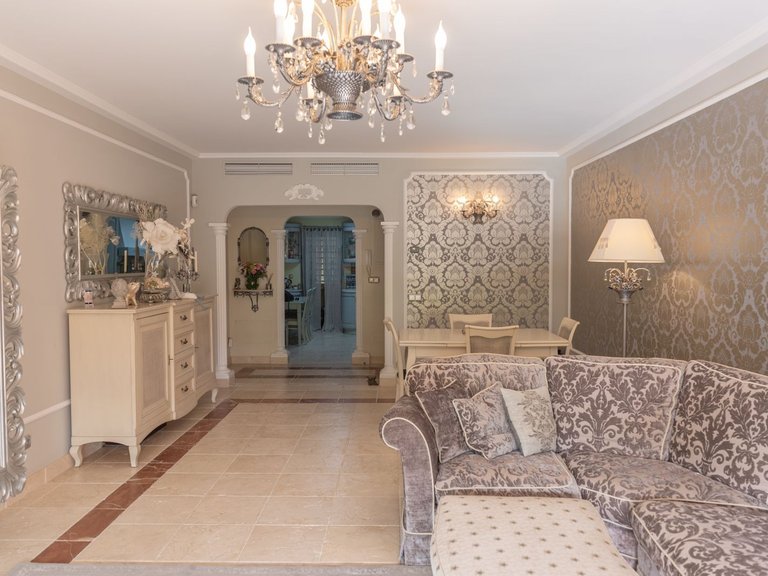 Bottenvåningslägenhet i Benahavís 15