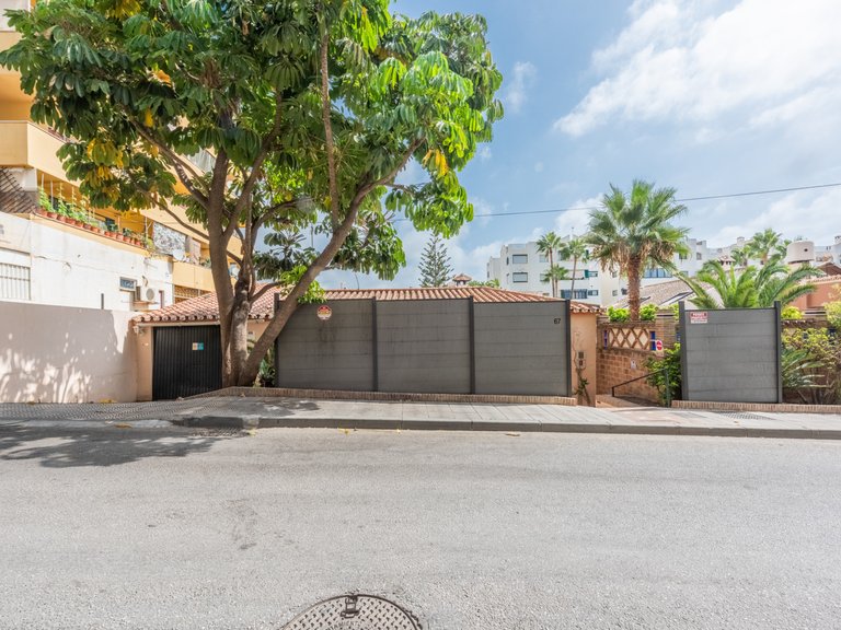 Villa for Sale in San Pedro de Alcantara, Malaga, 23