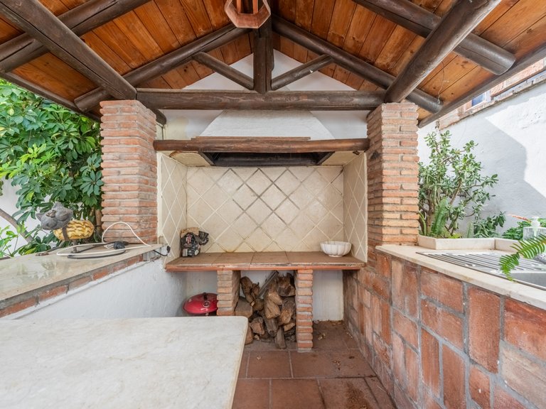 Villa for Sale in San Pedro de Alcantara, Malaga, 10
