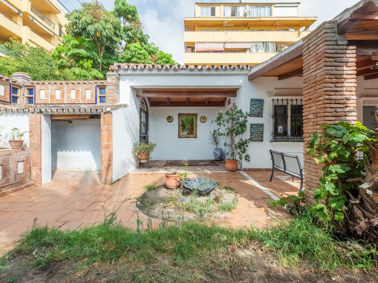 Villa for Sale in San Pedro de Alcantara, Malaga, 11
