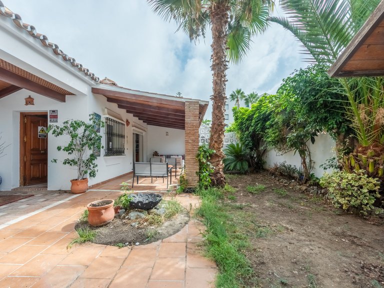 Villa for Sale in San Pedro de Alcantara, Malaga, 9