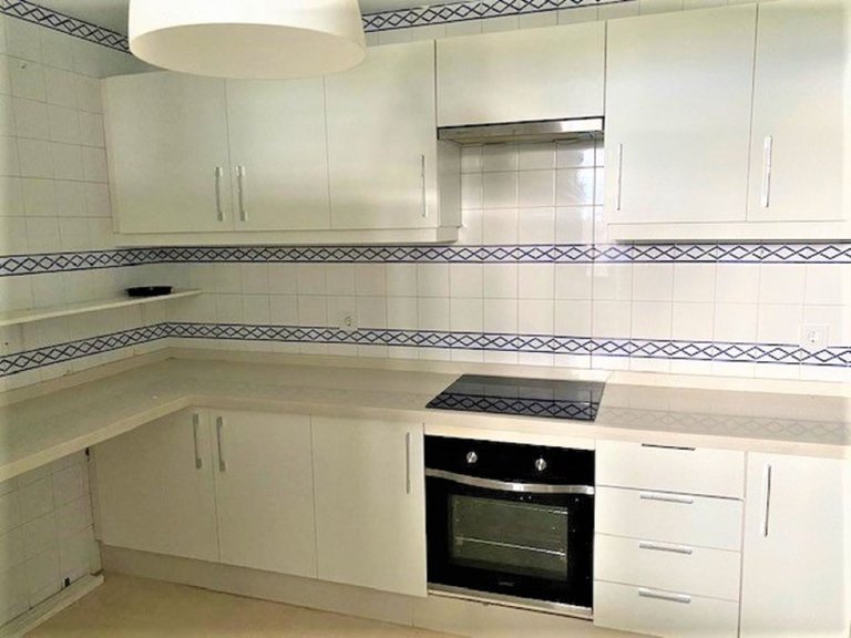 Middle Floor Apartment in Guadalmina Alta 13