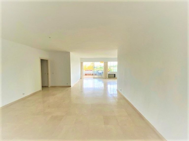 Middle Floor Apartment in Guadalmina Alta 7