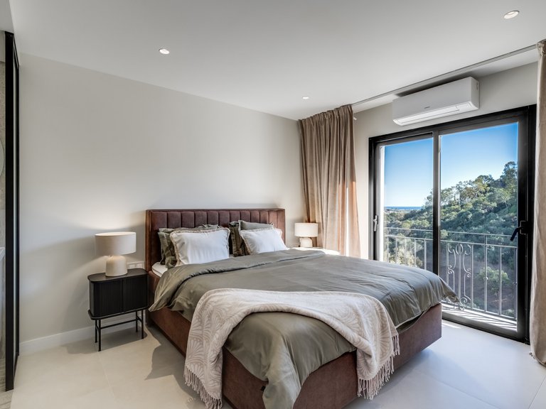 Apartment for Sale in Benahavis, Malaga 8