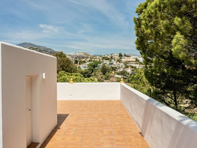 Town House for Sale in Benahavis, Malaga 28