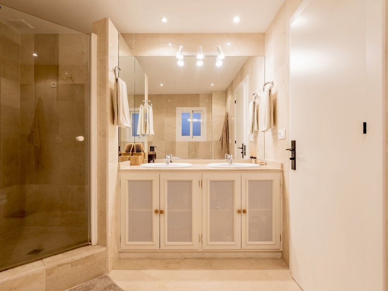 Town House for Sale in Benahavis, Malaga 27